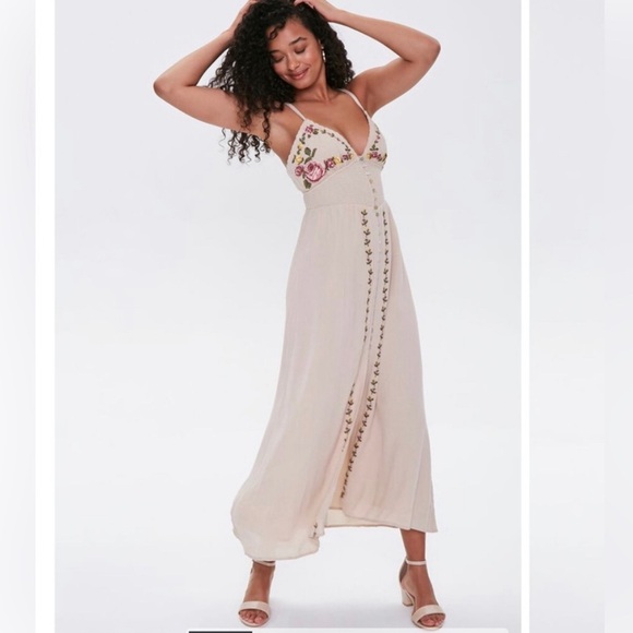 Forever 21 Dresses & Skirts - Forever 21 White Emberoidered Maxi Dress Small
